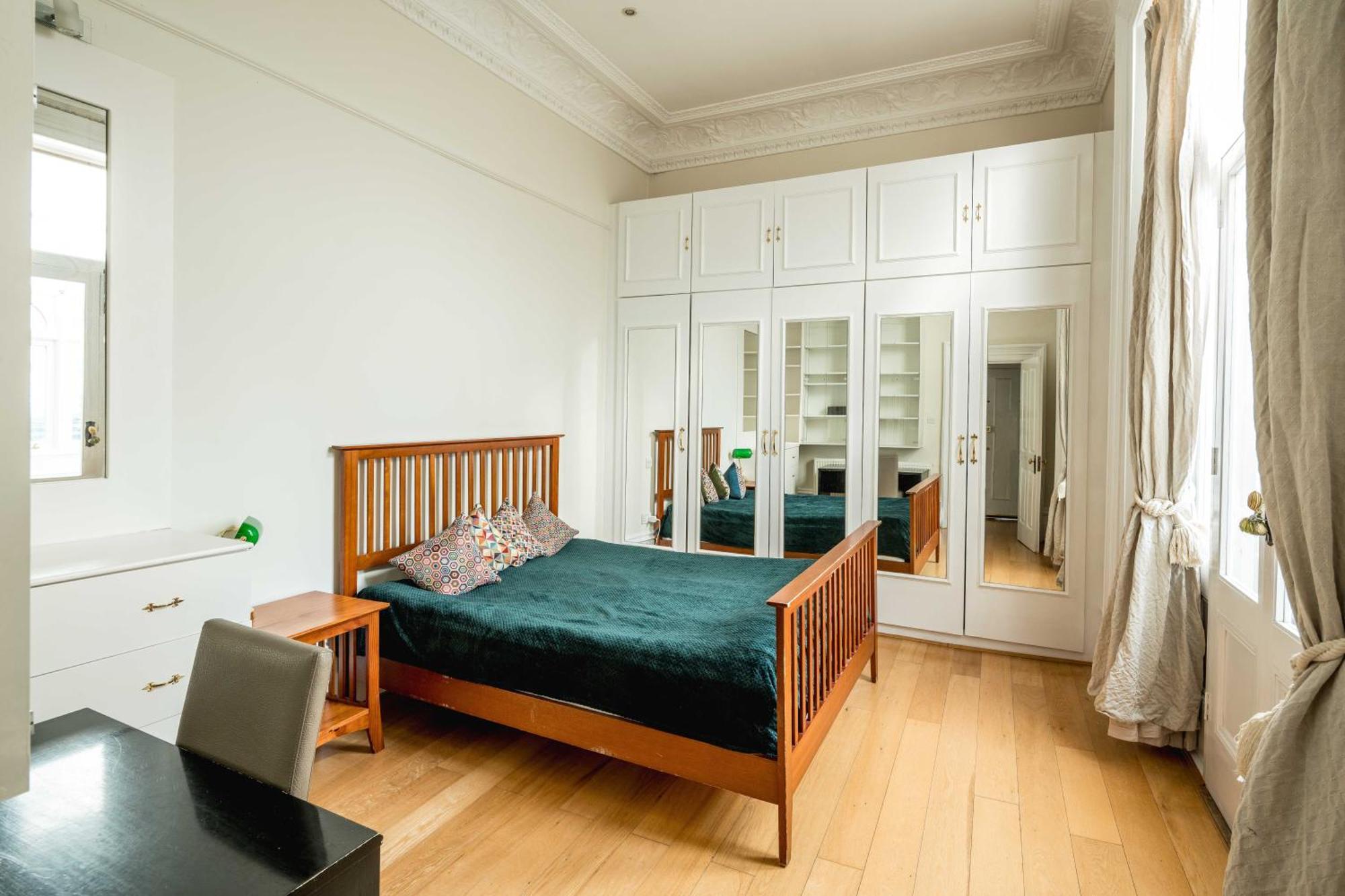 Four Beds By The Station Apartment London Exterior photo